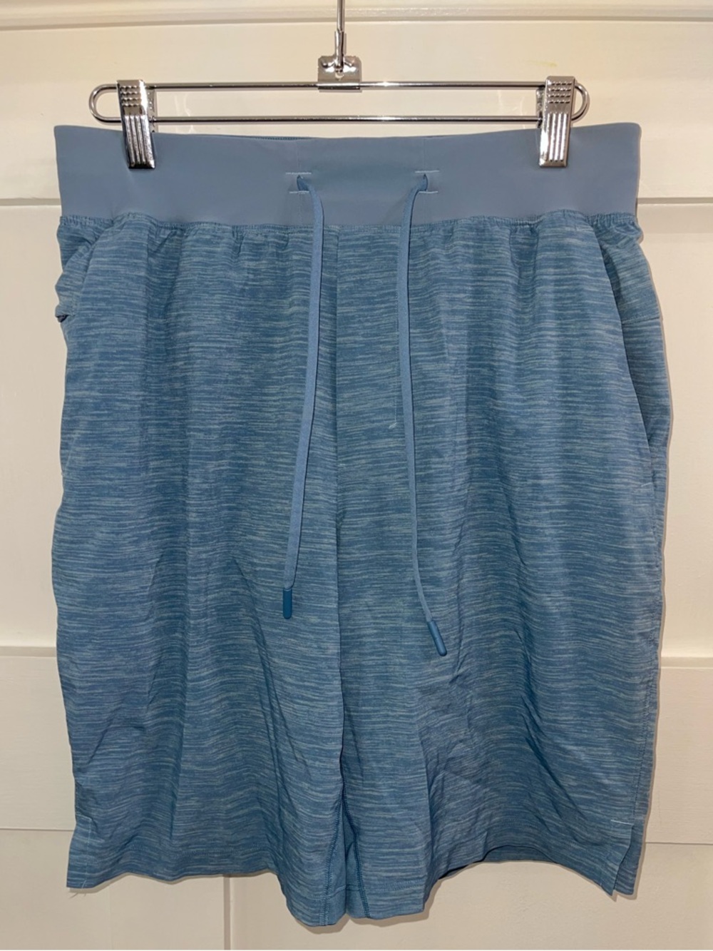 Lululemon men’s THE shorts blue lined 9”